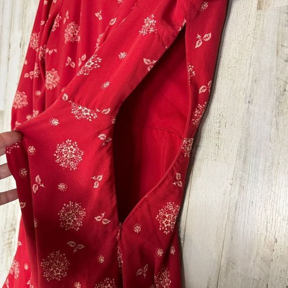 Skies are Blue Handkerchief Hem Red Floral 3/4 Sleeve V-Neck Shirt Dress Size 8​ - Picture 9 of 11